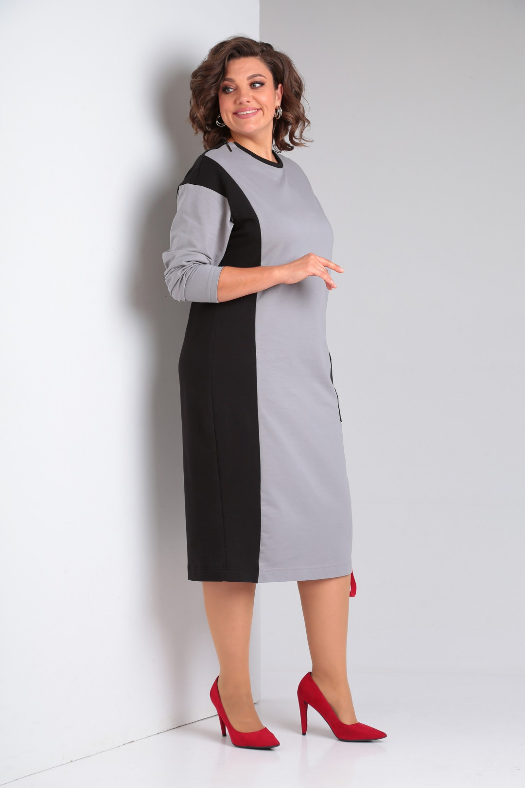 Платье ЛадисЛайн 1473 светло-серый+ черный